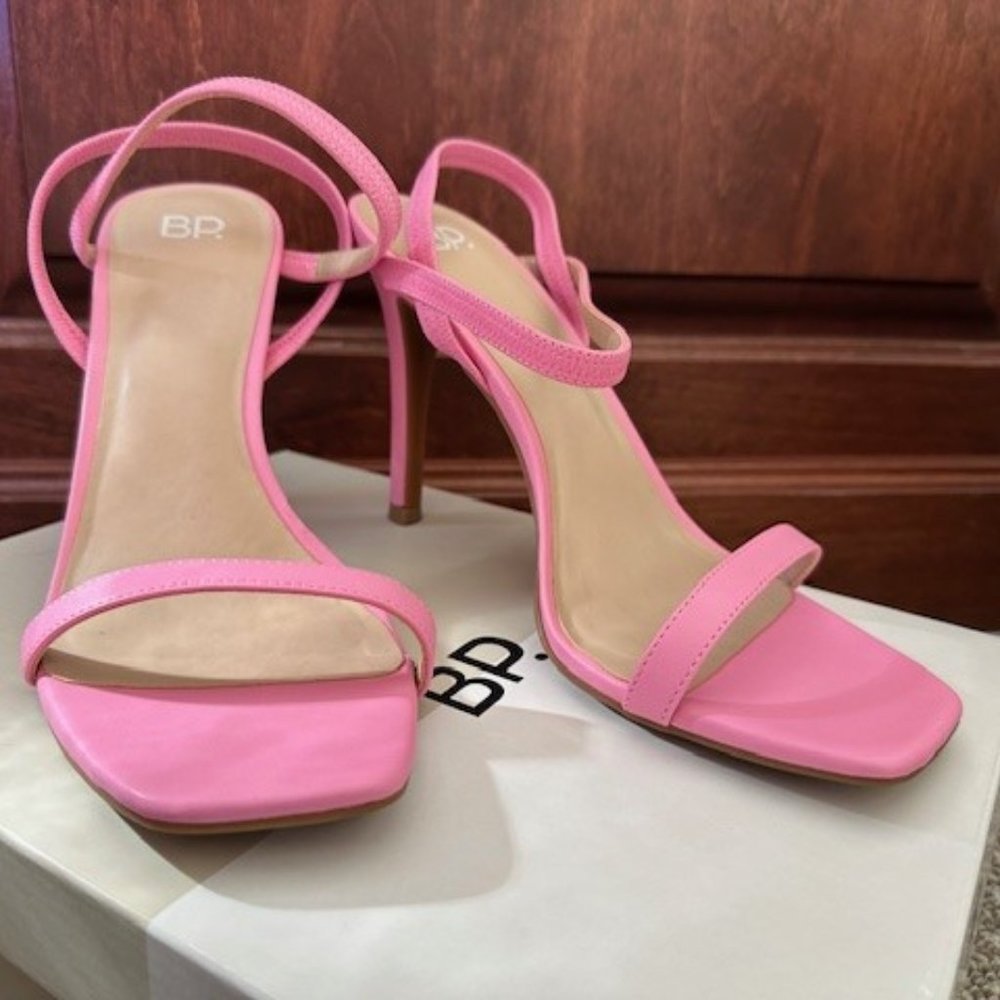 Nordstrom Brass Plum Pink Heals - NWOT